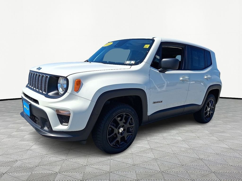 Used 2023 White Jeep Latitude image 3