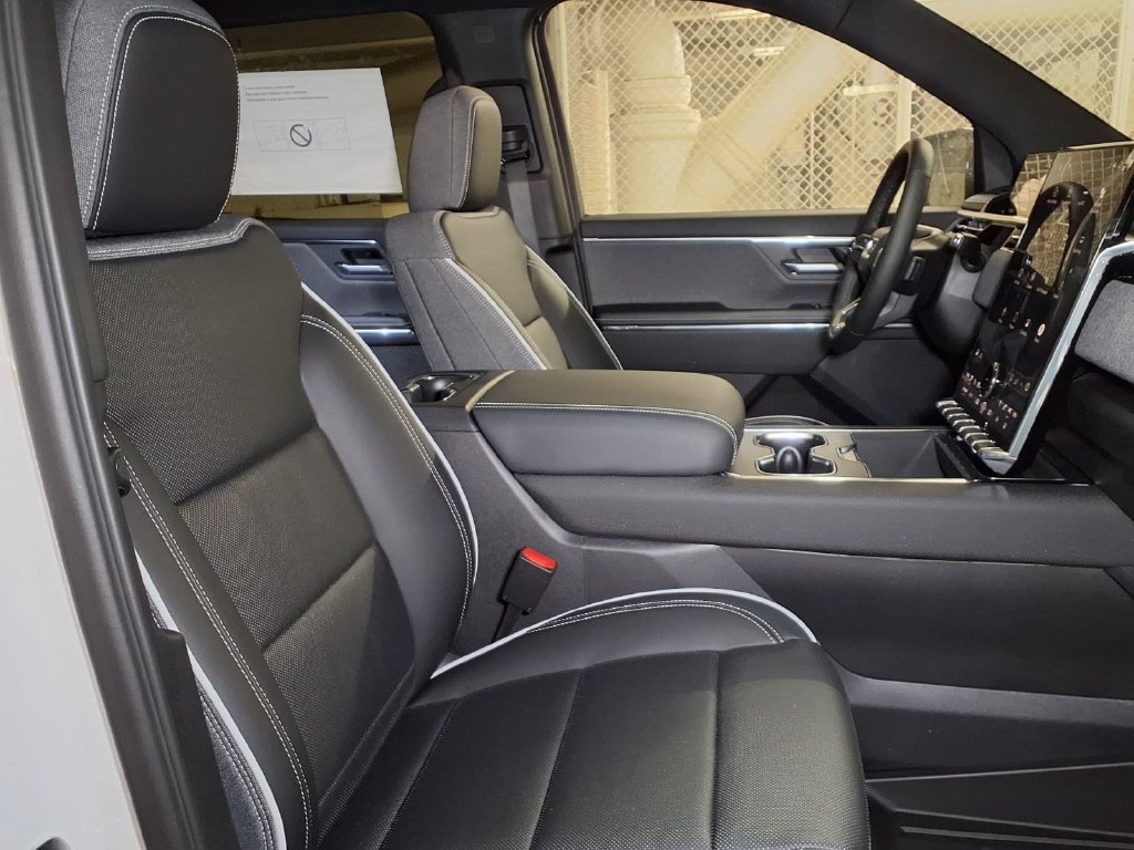 New 2026 Summit White GMC Elevation Extended Range image 6