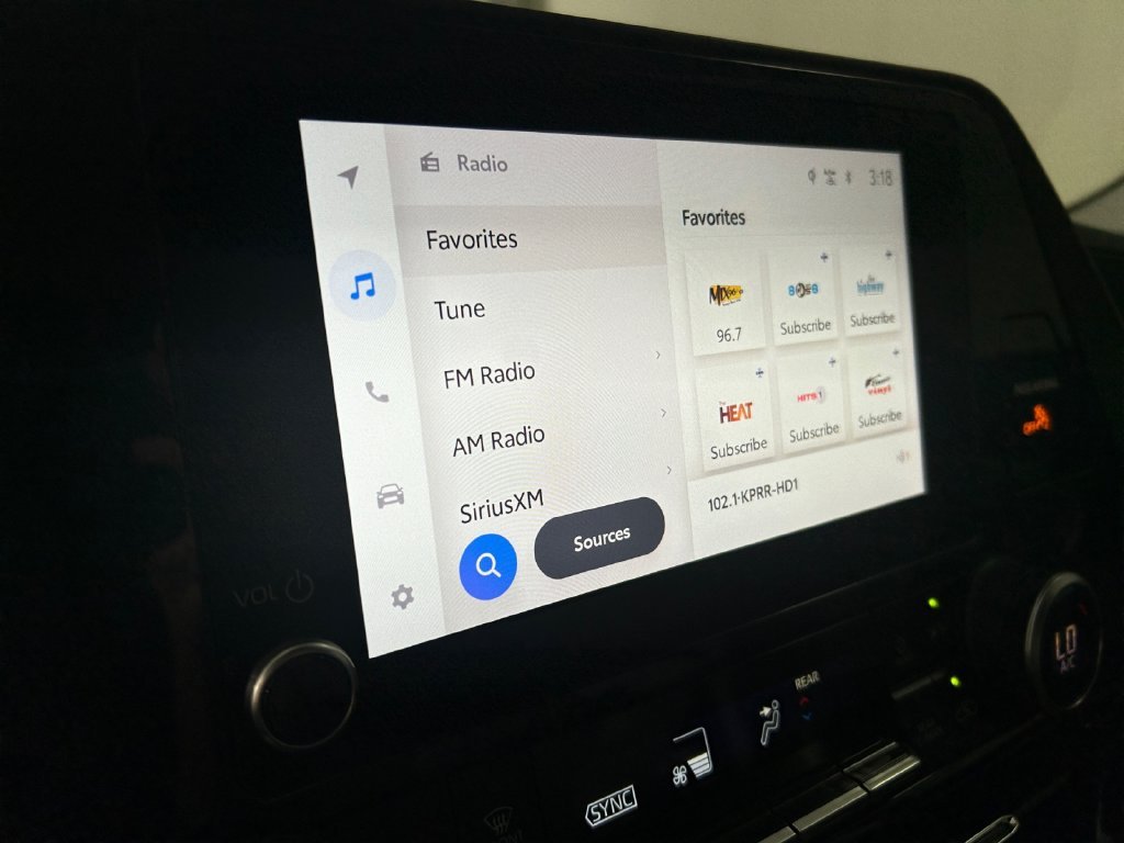 Used 2023  Toyota XLE image 11