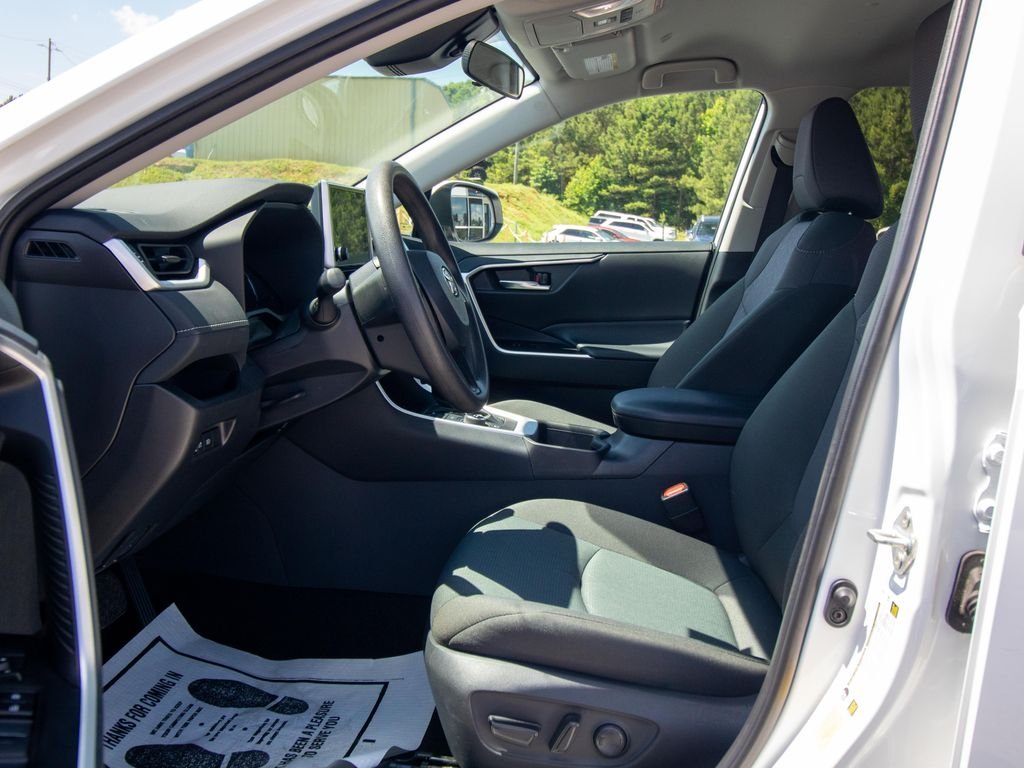 Used 2024 White Toyota XLE image 9