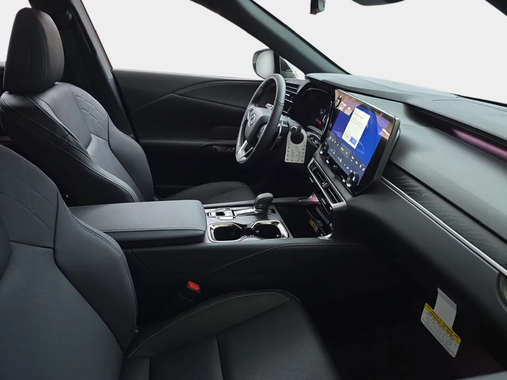 New 2026 Eminent White Pearl Lexus PREMIUM PLUS image 9