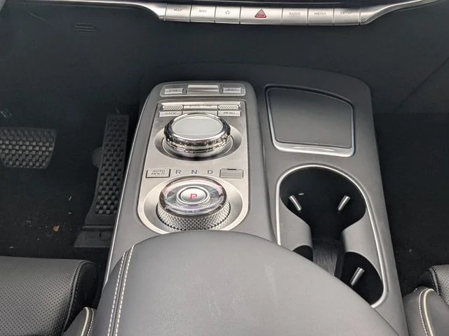 Used 2024 White Genesis Advanced image 17