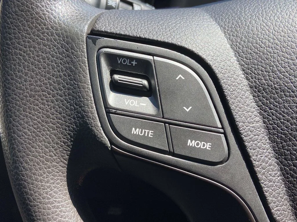 Used 2017 White Hyundai 2.4 Base image 28