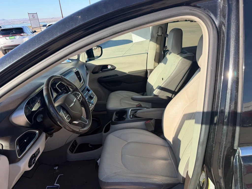 Used 2017 Black Chrysler Touring L Plus image 5