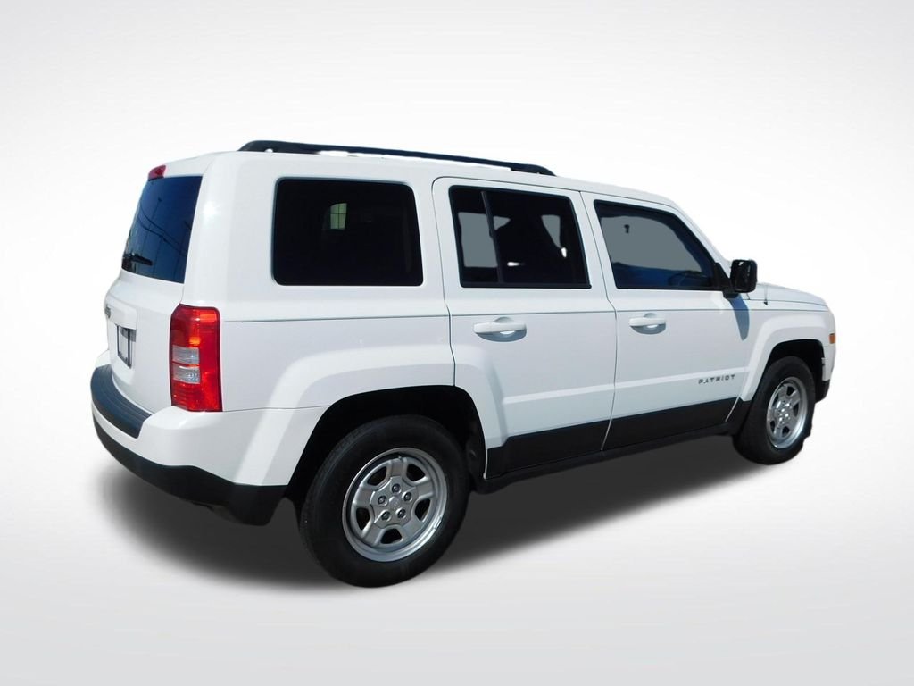 Used 2016 White Jeep Sport image 3