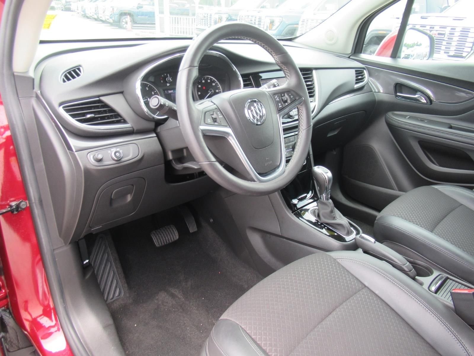 Used 2022  Buick Preferred image 17