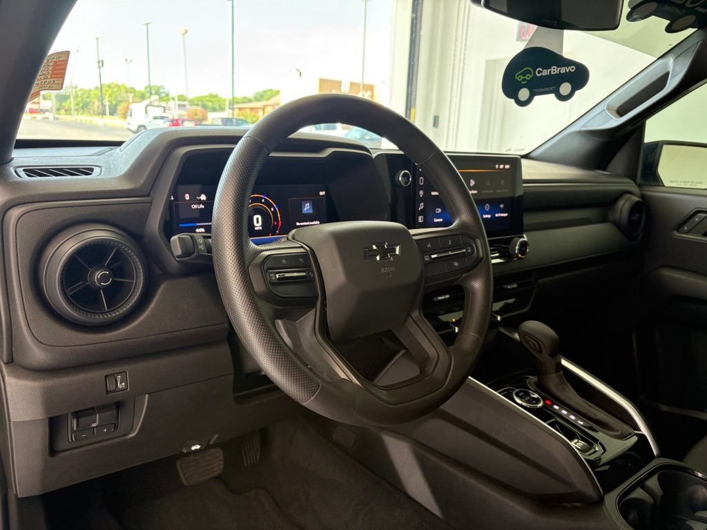 2024 Chevrolet Colorado Trail Boss - Photo 2