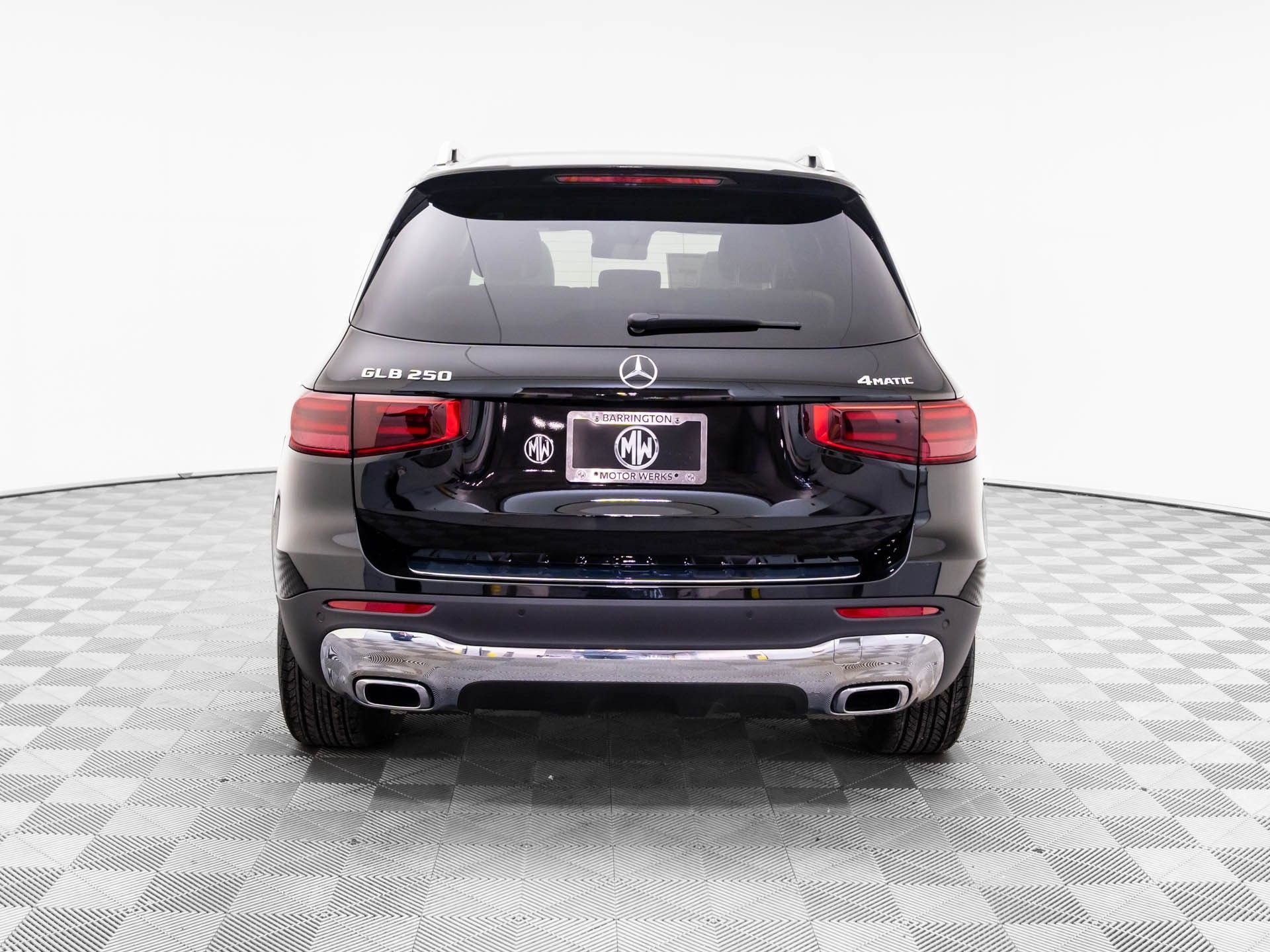 New 2026 Night Black Mercedes-Benz GLB 250 image 4
