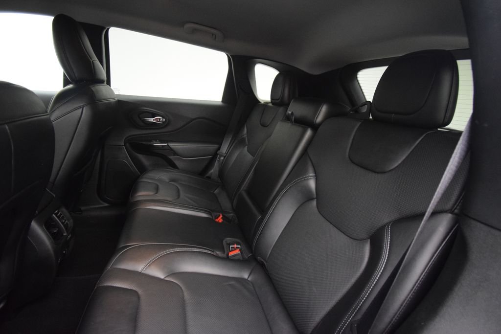 Used 2023 Gray Jeep Altitude image 14