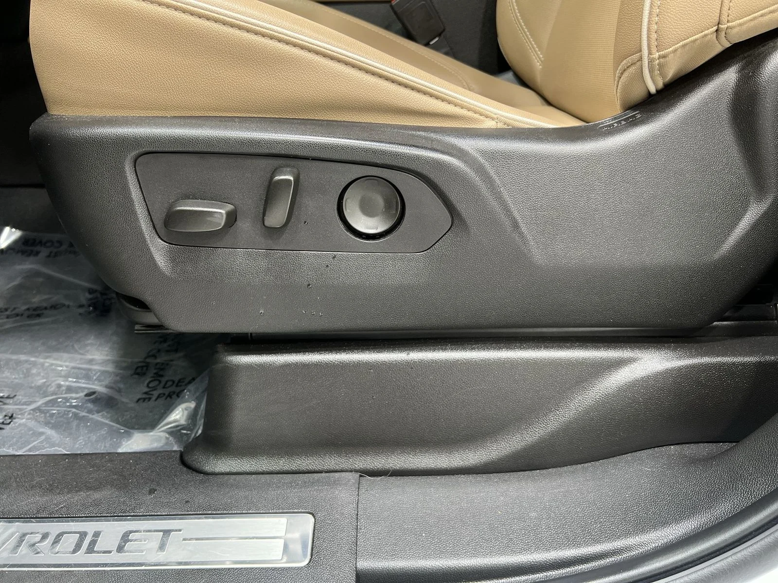 Used 2024 White Chevrolet Premier image 12