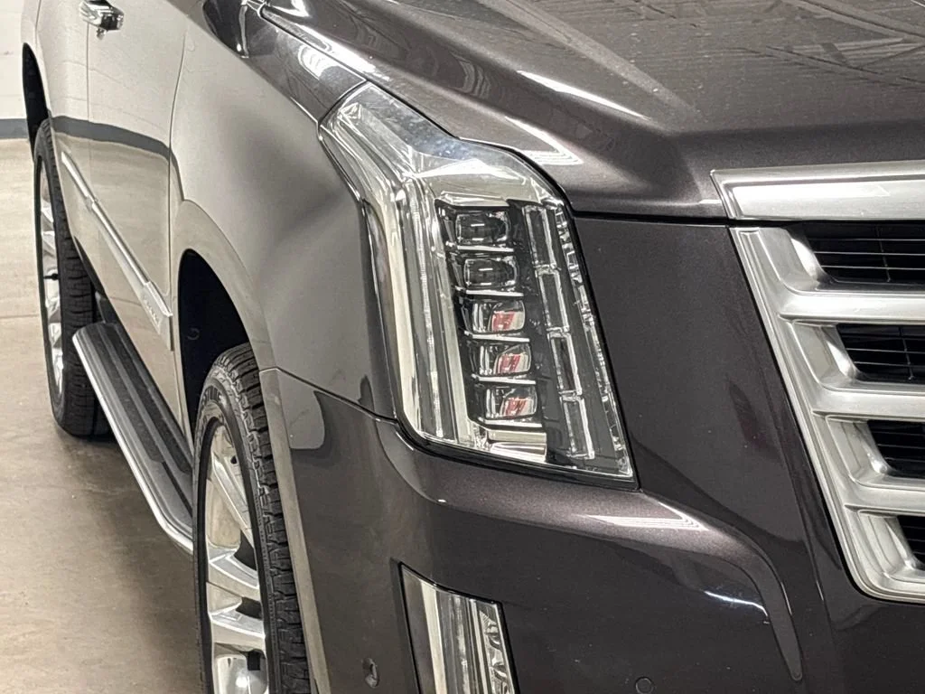 Used 2018 DARK GRANITE METALLIC Cadillac Premium Luxury image 5