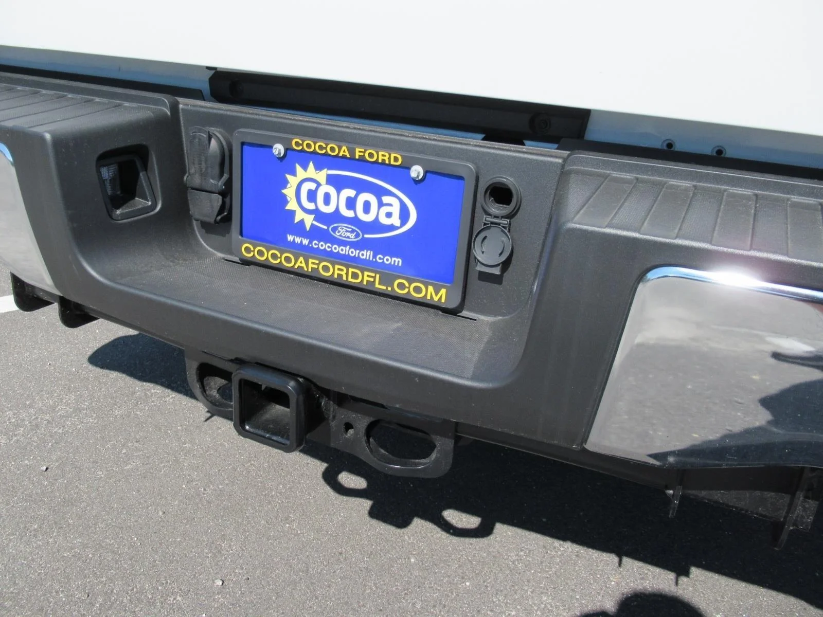 New 2024 Oxford White Ford F-250® XL image 8