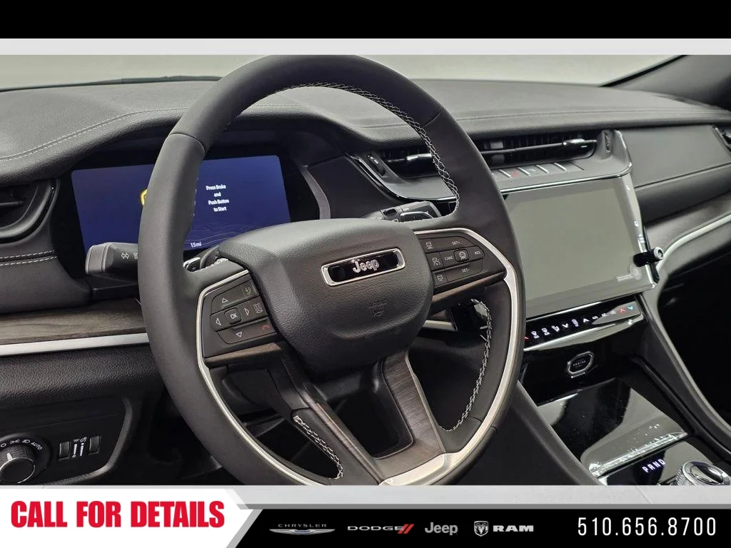 New 2026 Baltic Gray Metallic Clear-Coat Exterior Paint Jeep Altitude image 18