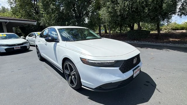 New 2026 White Honda SE image 2