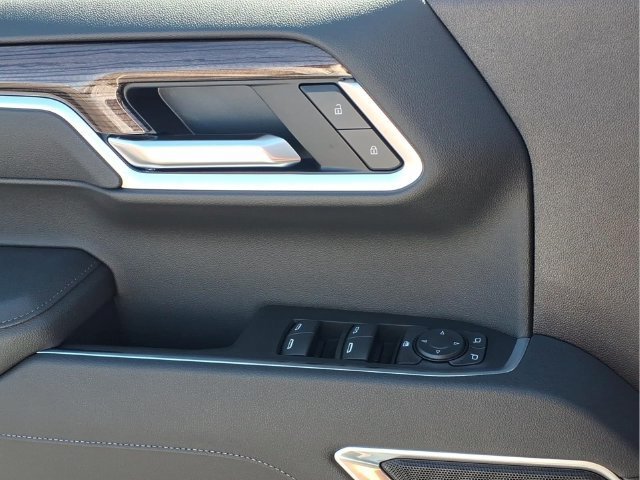 New 2026 Summit White Chevrolet LT (2FL) image 14