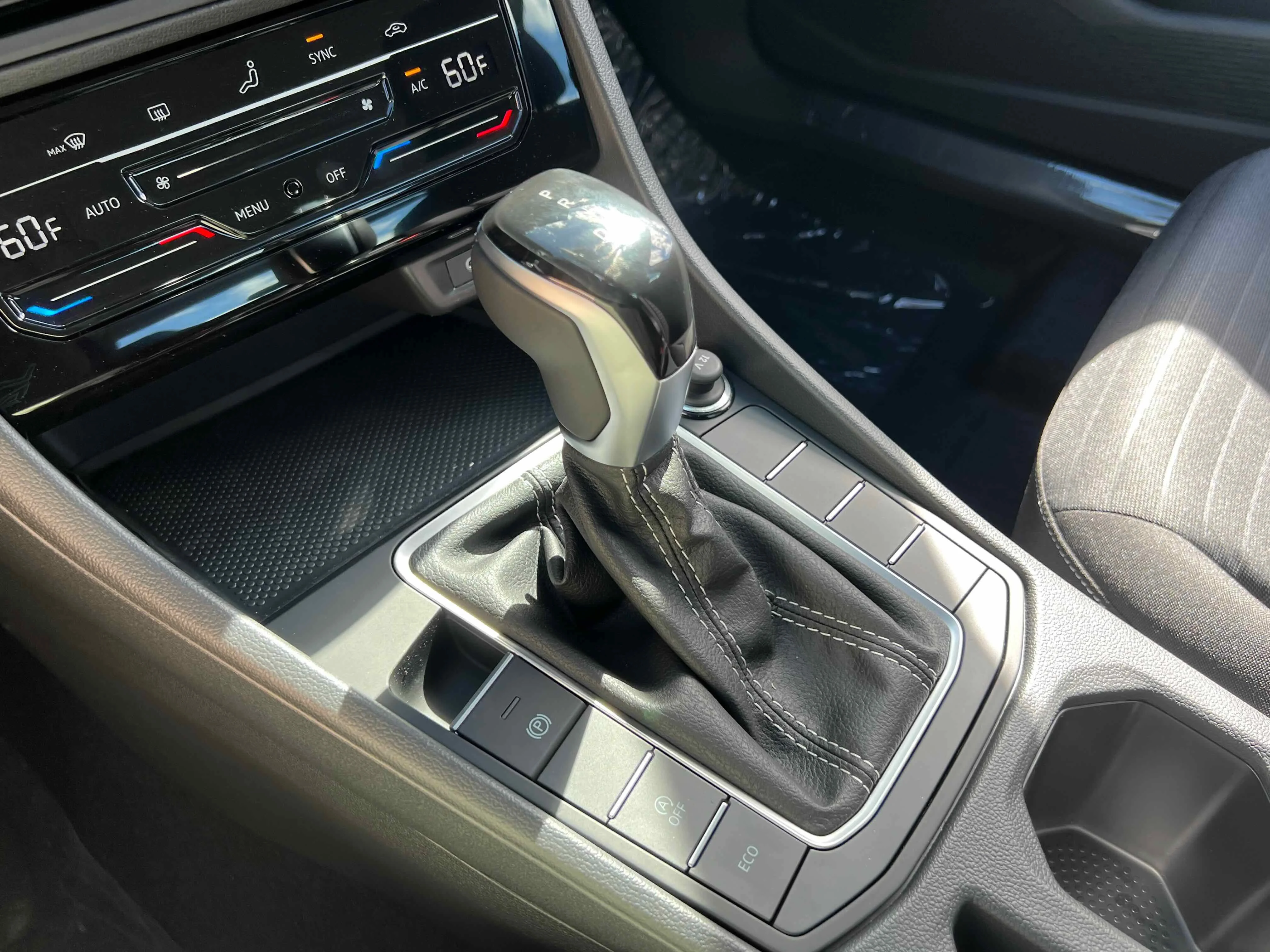 New 2026 Platinum Gray Metallic Volkswagen S image 27