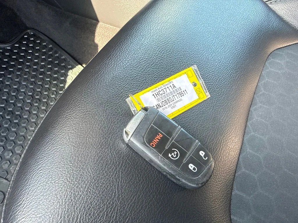Used 2018 Gray Jeep Latitude image 6