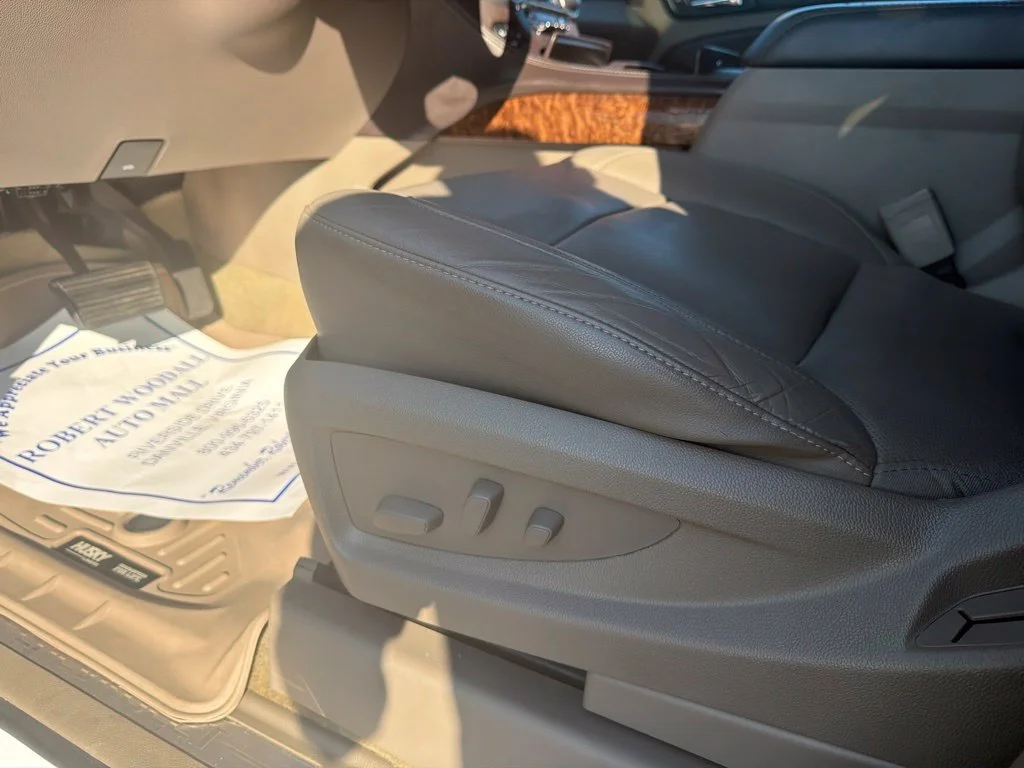 Used 2016 SUMMIT WHITE Chevrolet LTZ image 23