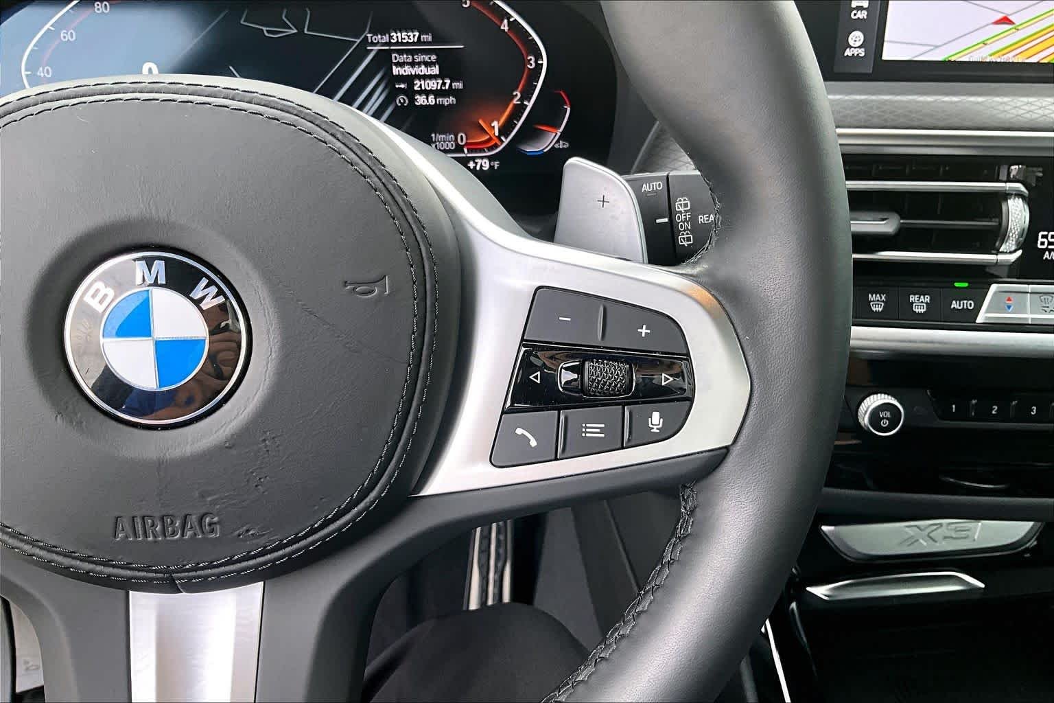 Used 2024 Alpine White BMW sDrive30i image 21