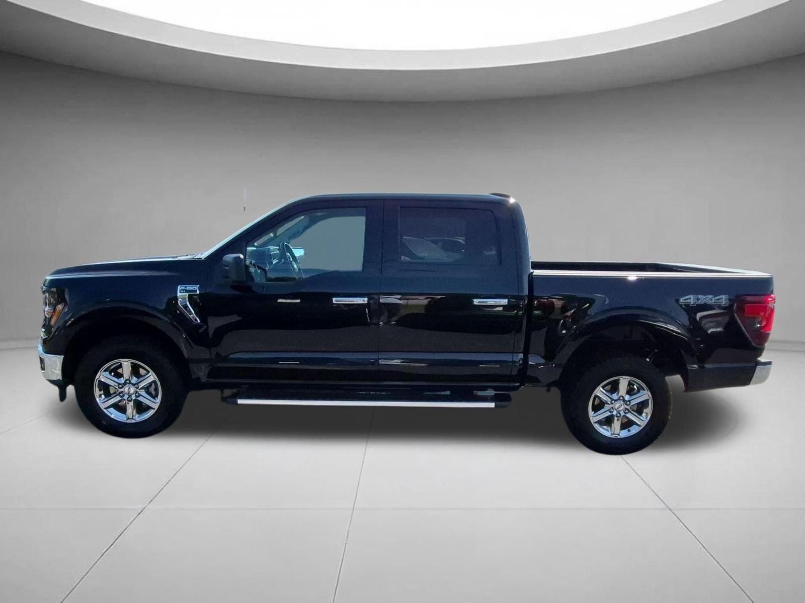 Used 2025  Ford XLT image 2