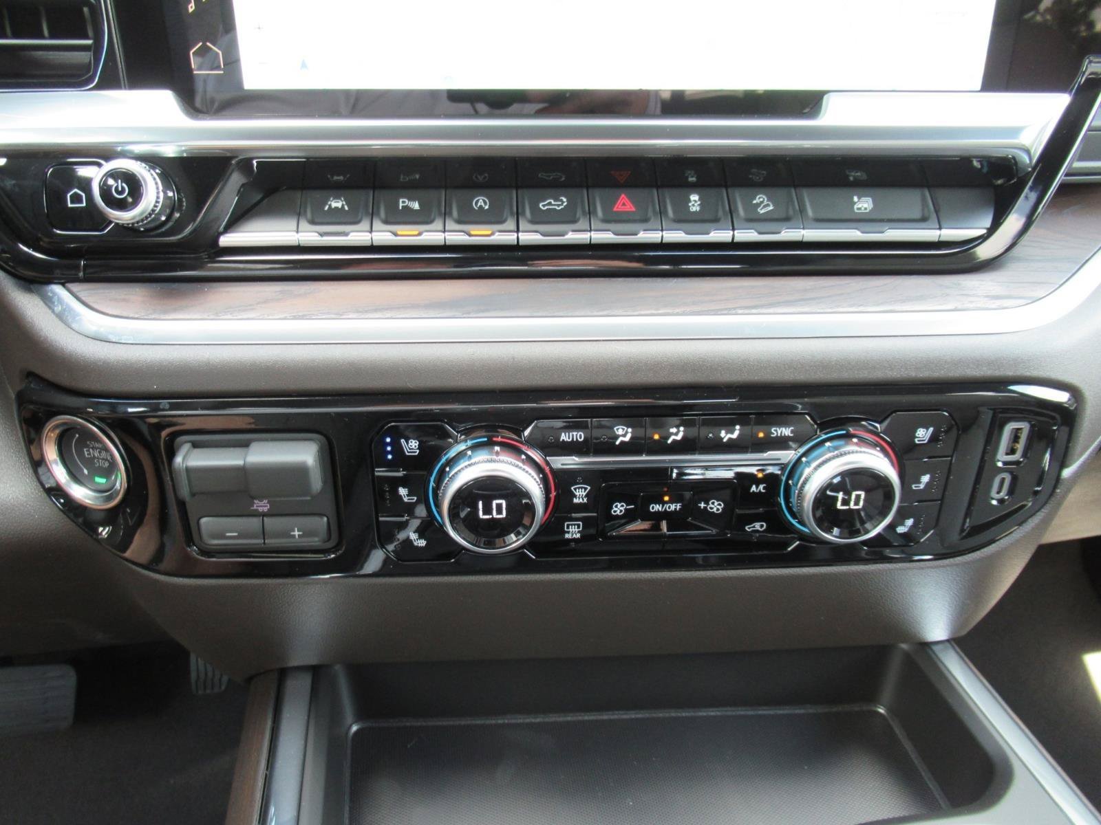 New 2026 Summit White GMC SLT image 28