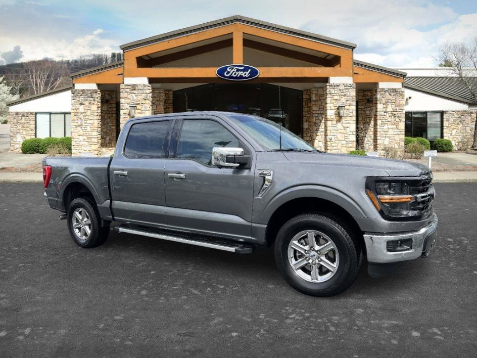 Used 2024 Gray Metallic Ford XLT image 3
