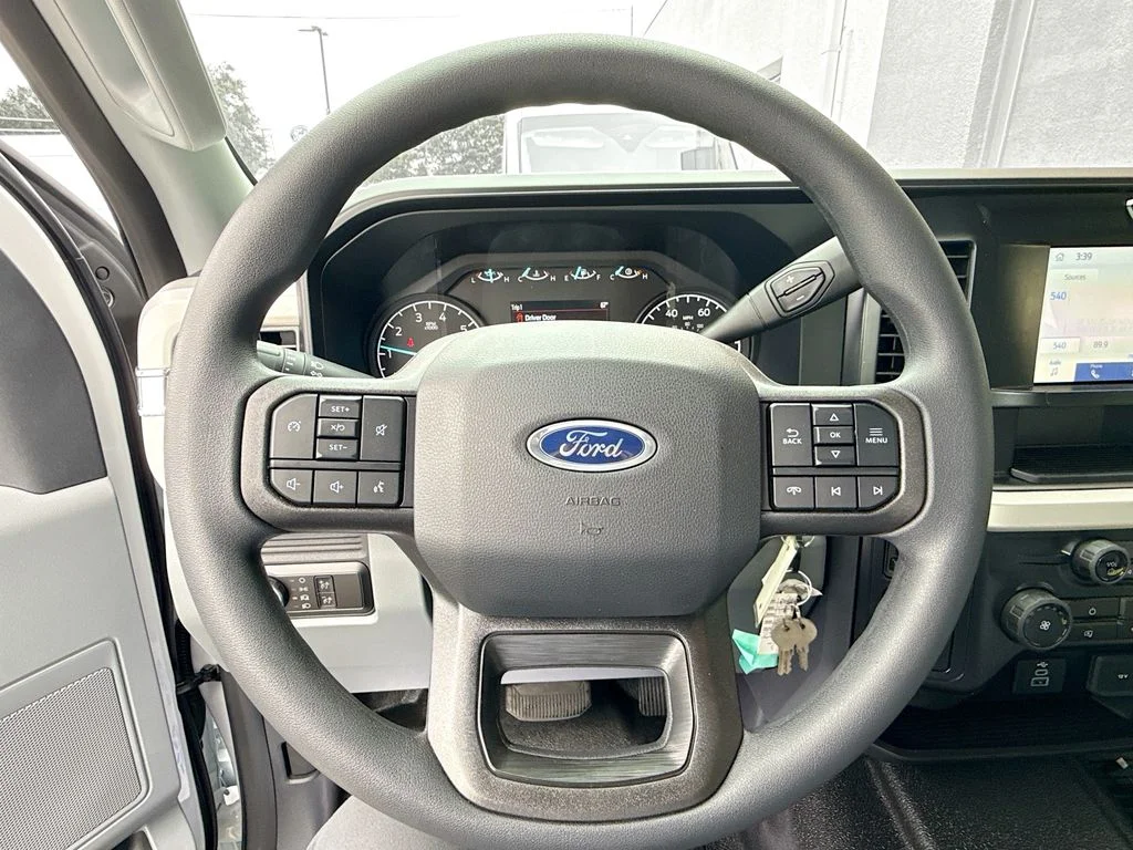 New 2026 Oxford White Ford XL image 11