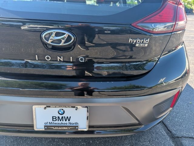 Used 2020 Black Noir Pearl Hyundai Blue image 4