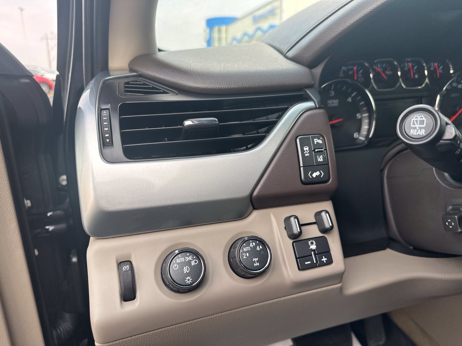 Used 2015 Black Chevrolet LTZ image 15
