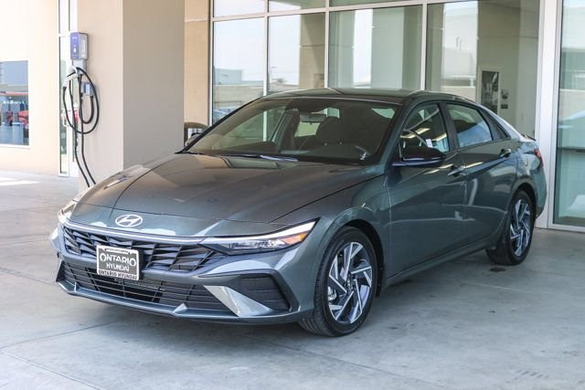 Certified Used 2025 Gray Hyundai SEL Sport image 5