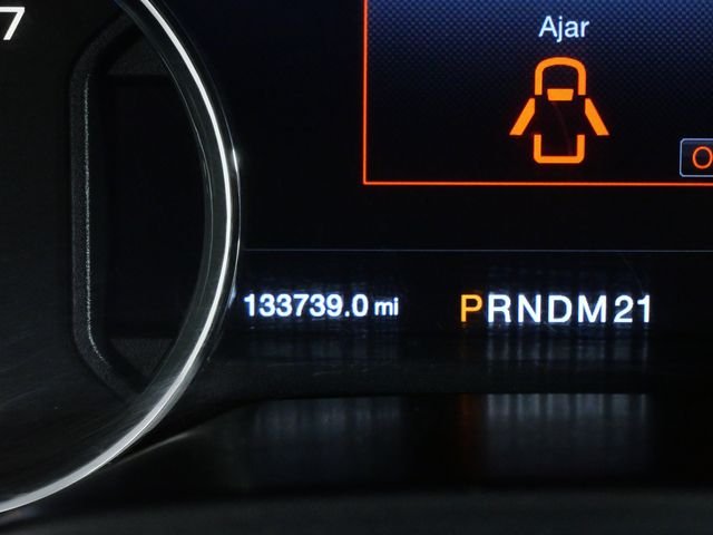 Used 2015  Ford Lariat image 25