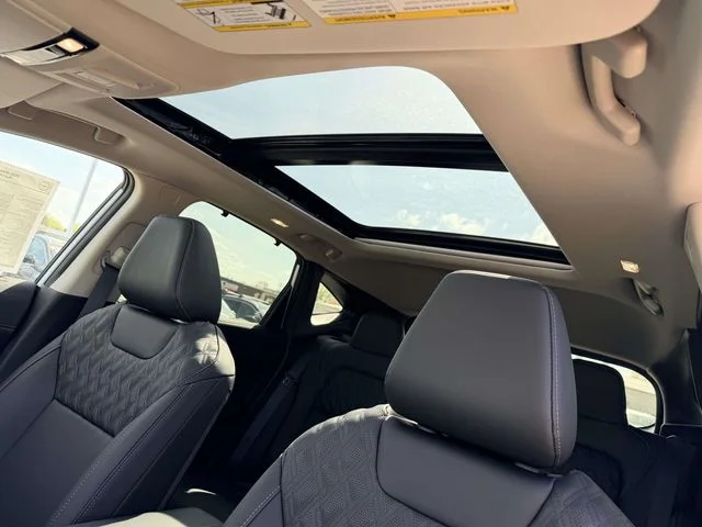 New 2026 Everest White Pearl TriCoat Nissan Platinum image 17
