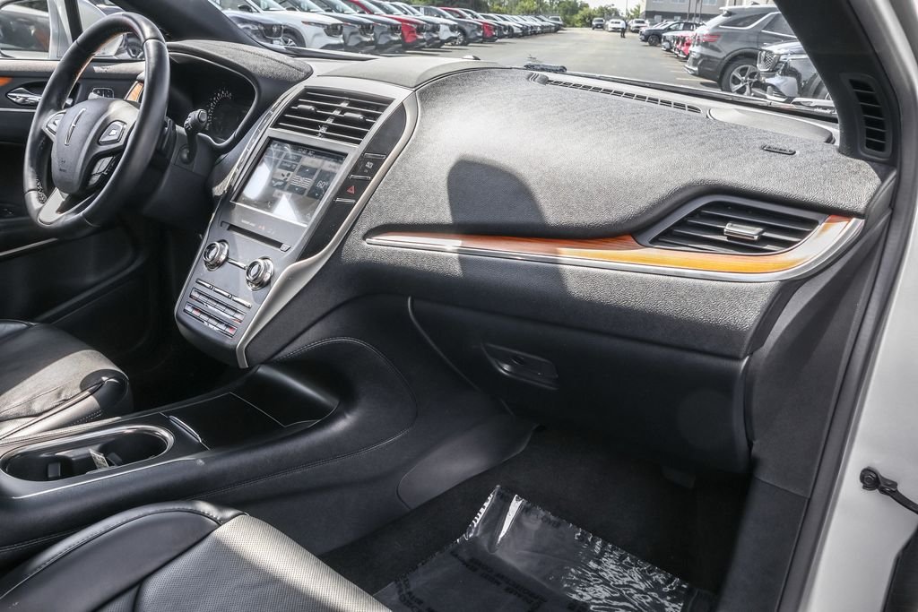 Used 2017 Silver Lincoln Reserve image 37