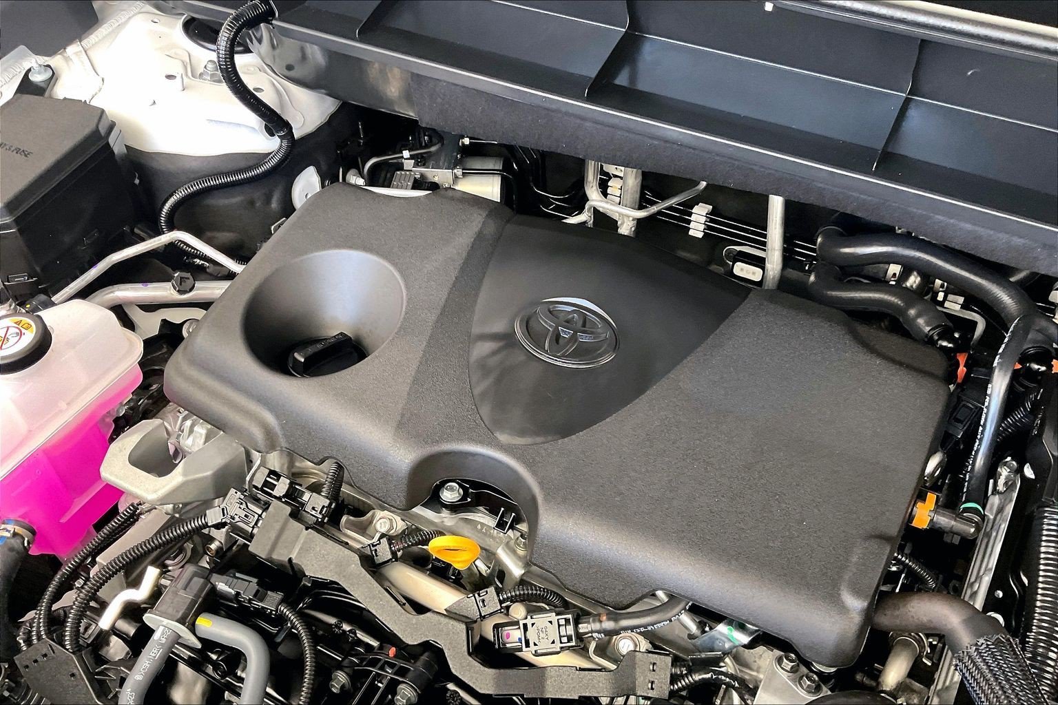 Used 2026 Wind Chill Pearl Toyota XLE image 33