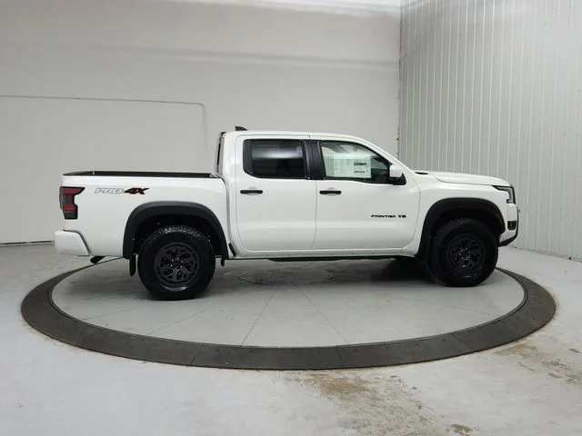 New 2027 White Nissan PRO-4X image 9