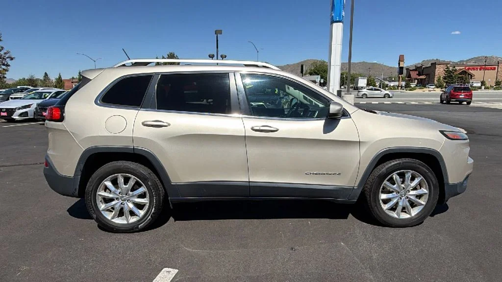 Used 2015 Jeep Cherokee Limited with VIN 1C4PJMDS9FW726847 for sale in Carson City, NV