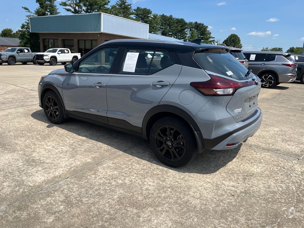 Used 2023 Gray Nissan SV image 3