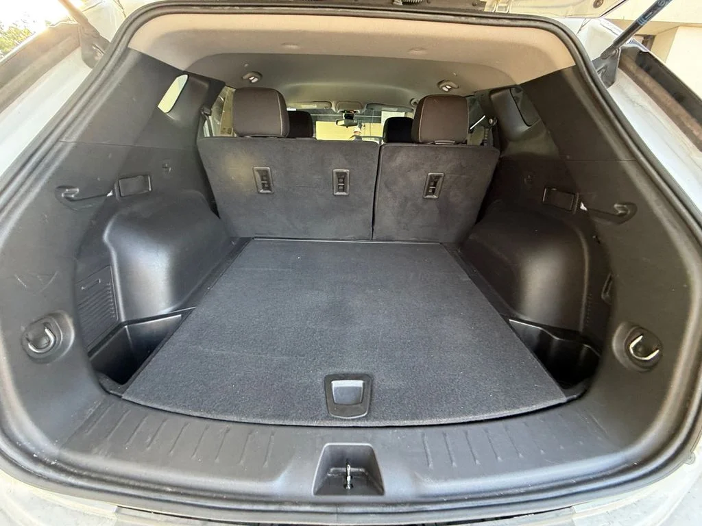 Used 2025 White Chevrolet LT image 19
