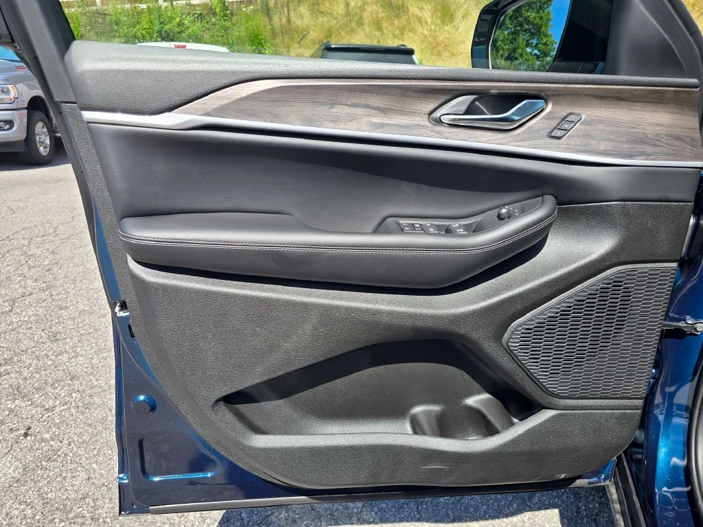 New 2027 Blue Jeep Limited image 35