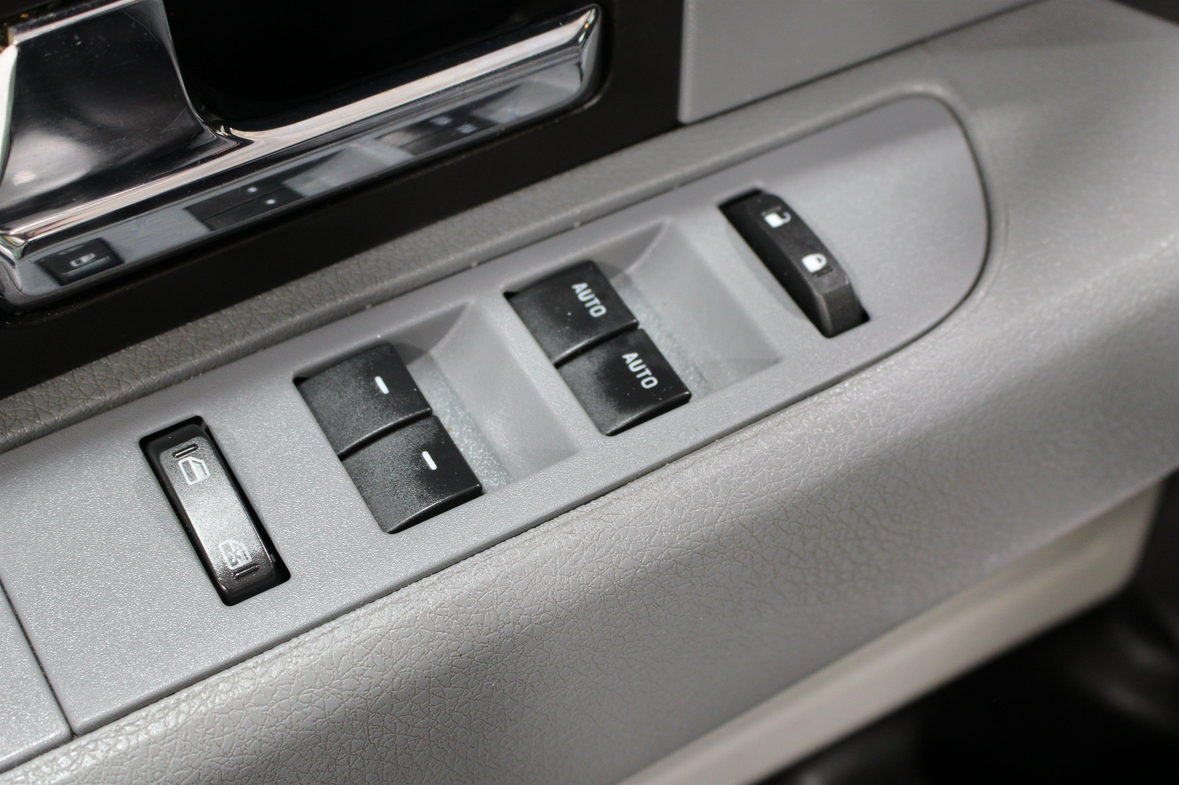 Used 2014 Sterling Gray Metallic Ford XLT image 7