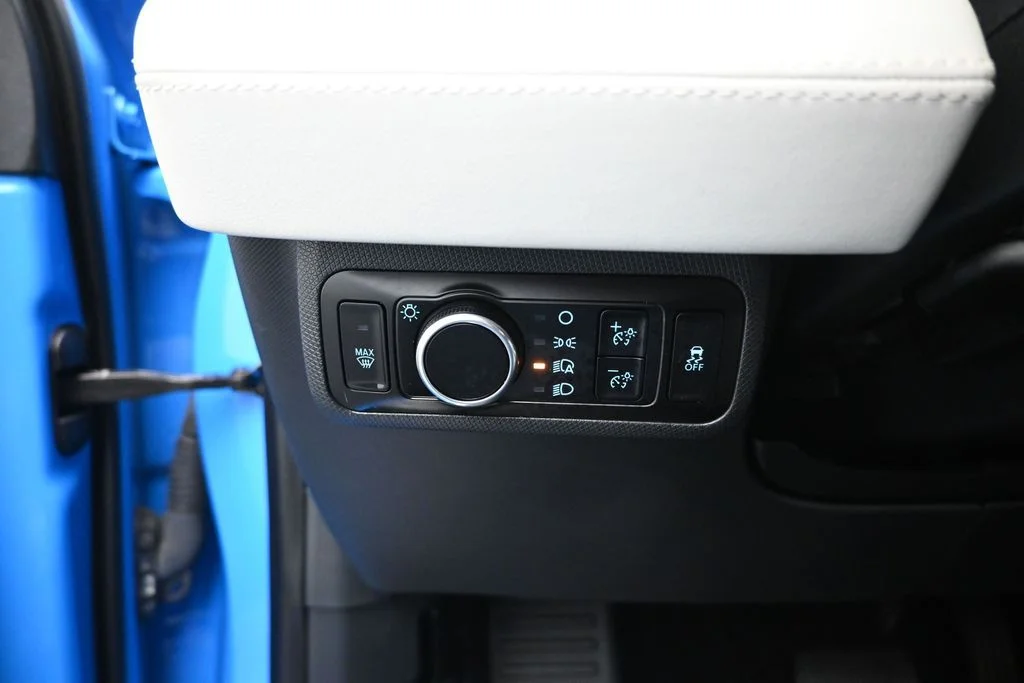 Used 2023 Blue Ford Premium image 12