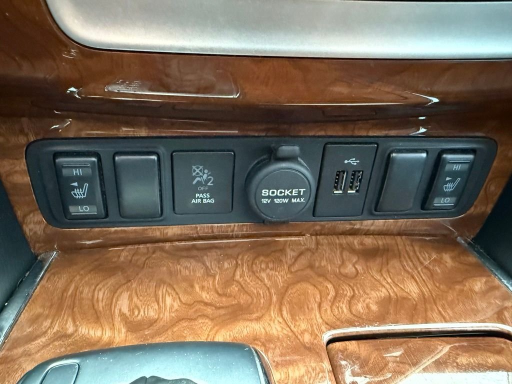 Used 2018 Black Obsidian INFINITI  image 23