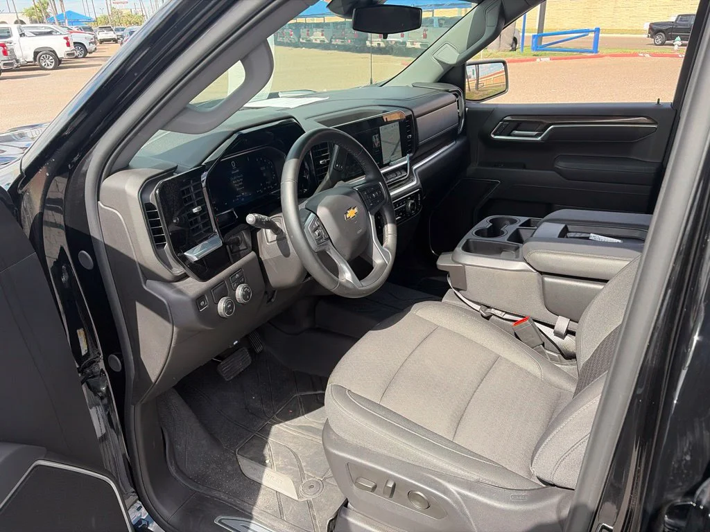 Used 2026 Black Chevrolet LT image 9