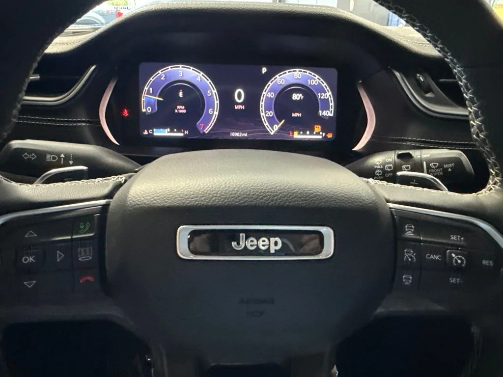 Used 2023 White Jeep Limited image 28
