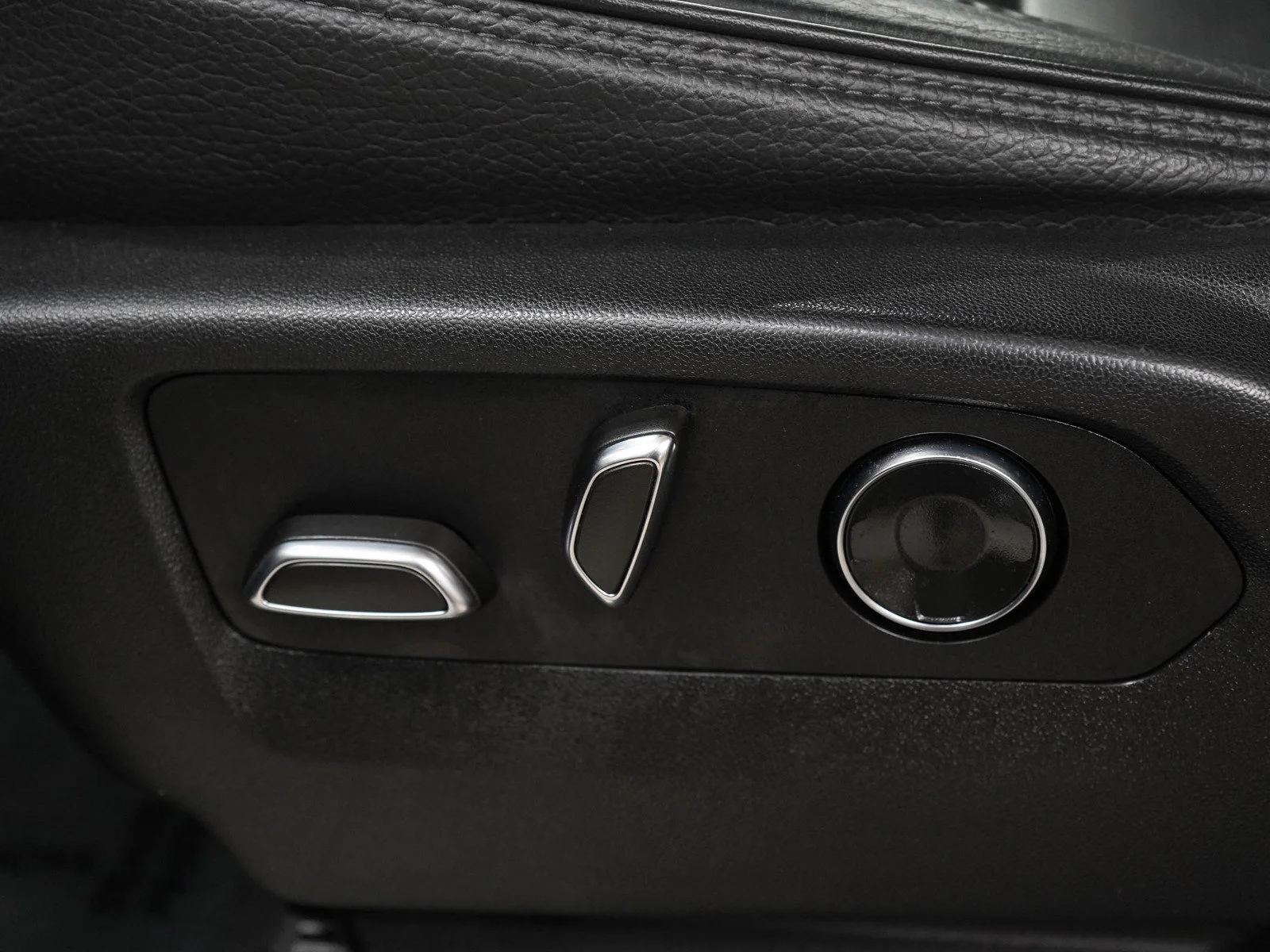 Used 2021 ONYX BLACK GMC Denali image 25