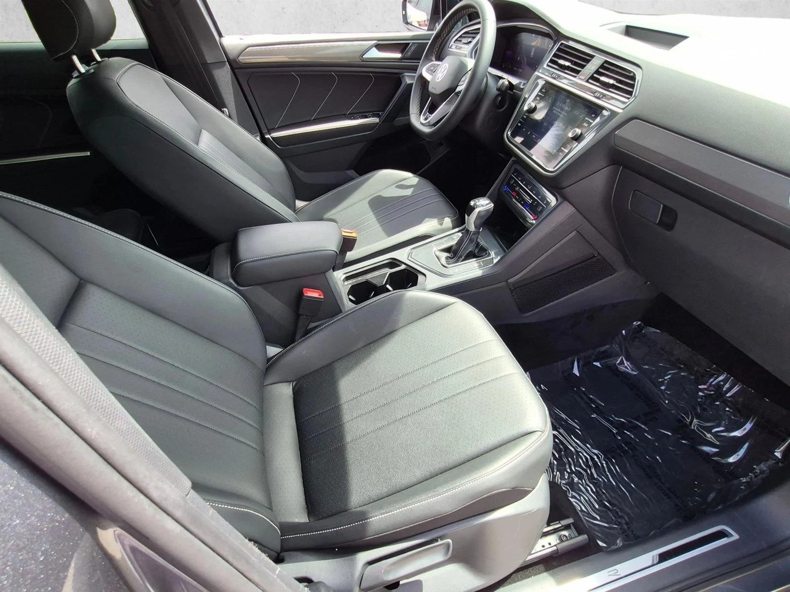 Used 2023 Platinum Gray Metallic Volkswagen SE R-Line Black image 22