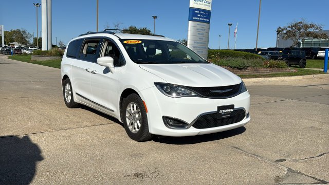Used 2020 Chrysler Pacifica Touring L with VIN 2C4RC1BG1LR125145 for sale in Indianola, IA