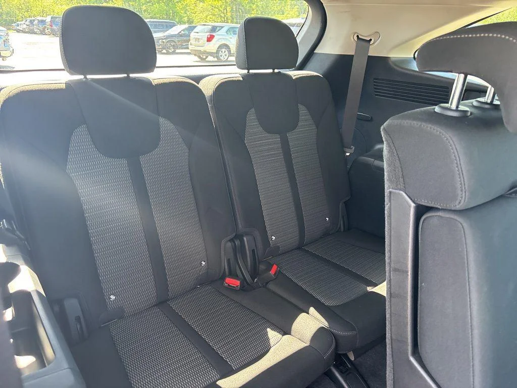 Used 2025 Red Kia LX image 36