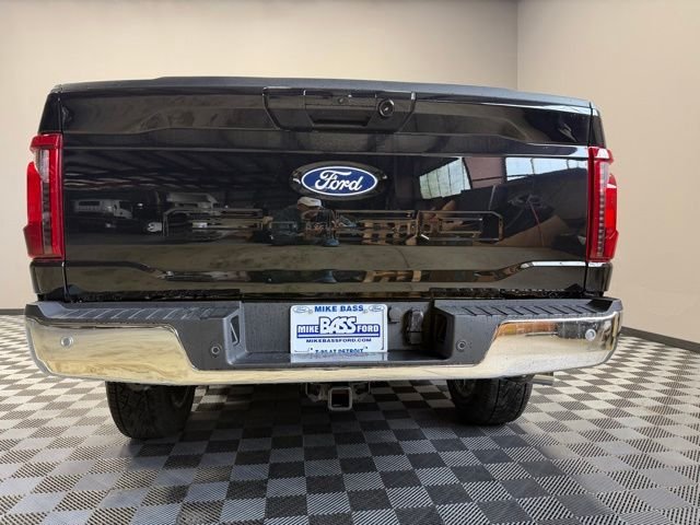 New 2026 Agate Black Metallic Ford XLT image 9