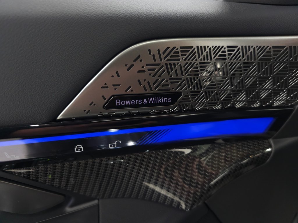 2025 BMW M5 - Image 16